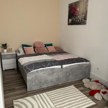 Lovely Flat In The City Center Bratislava Exterior photo