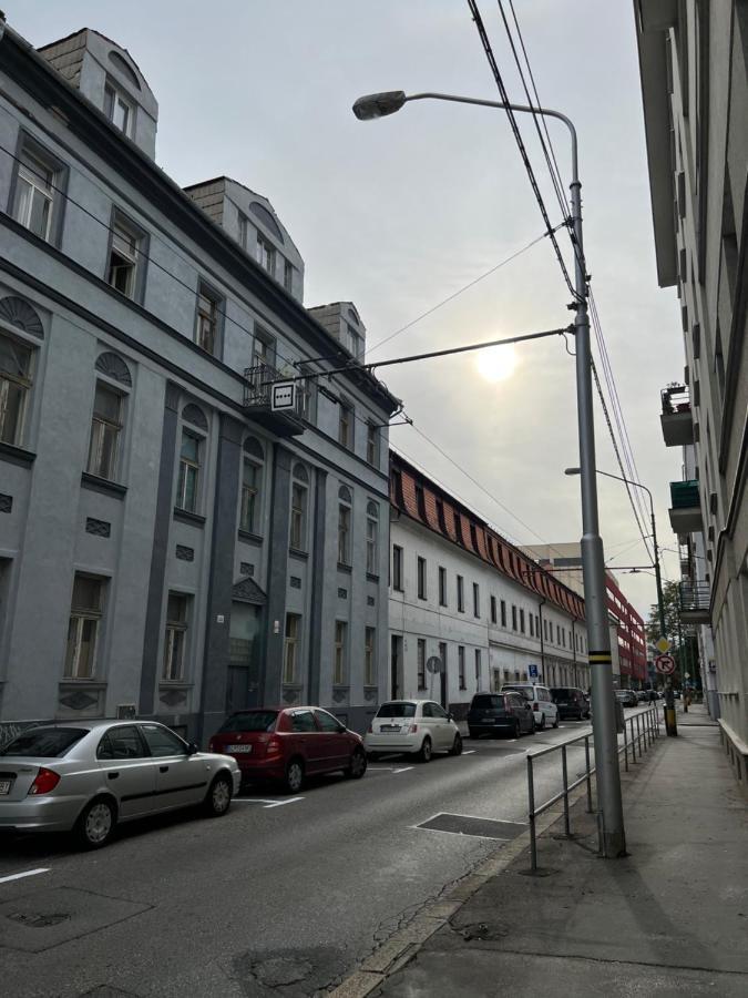 Lovely Flat In The City Center Bratislava Exterior photo